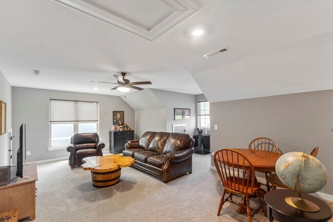 Building Photo - Spotless rental home in the highly sought-after McDaniels neighborhood in College Grove