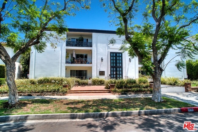 Building Photo - 416 N Oakhurst Dr