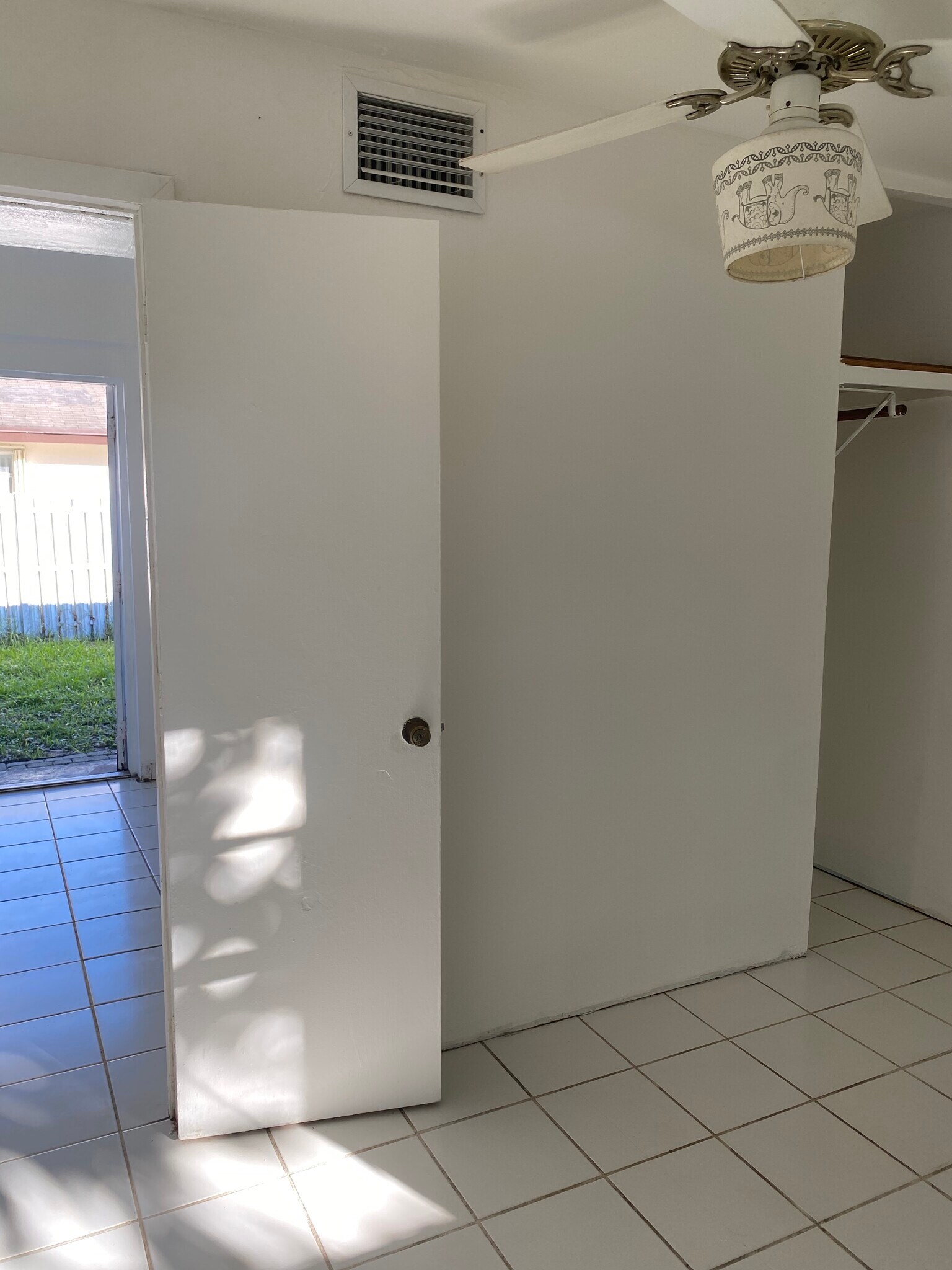 Building Photo - 1245 NW 26th St