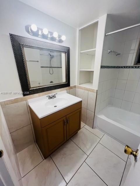 Building Photo - 16410 Miami Dr