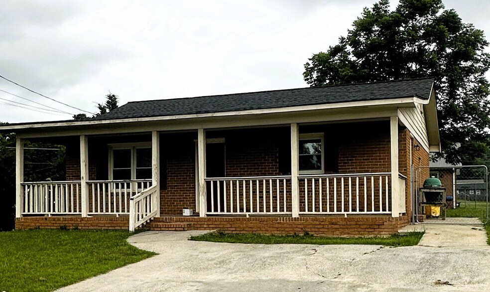 Building Photo - 11 Quail Ct NW