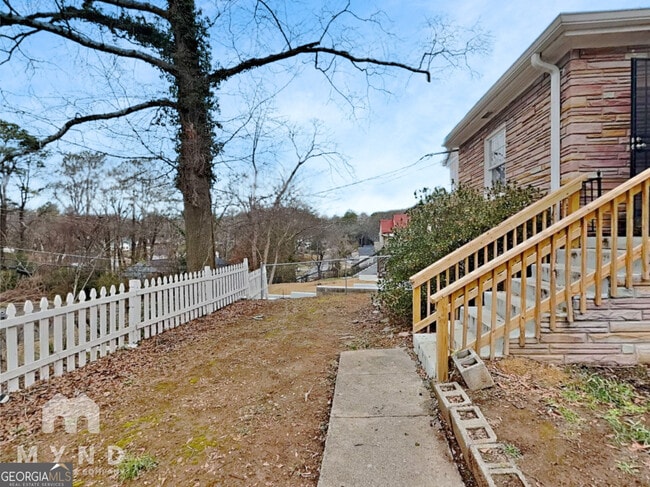 Building Photo - 1284 Westmont Rd SW