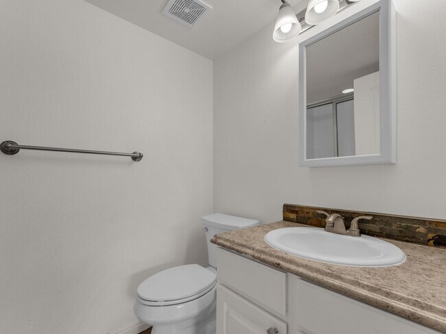 Building Photo - POWDERWOOD 2 BED