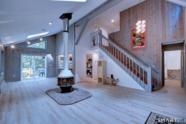 Building Photo - 96 Indian Spring Rd