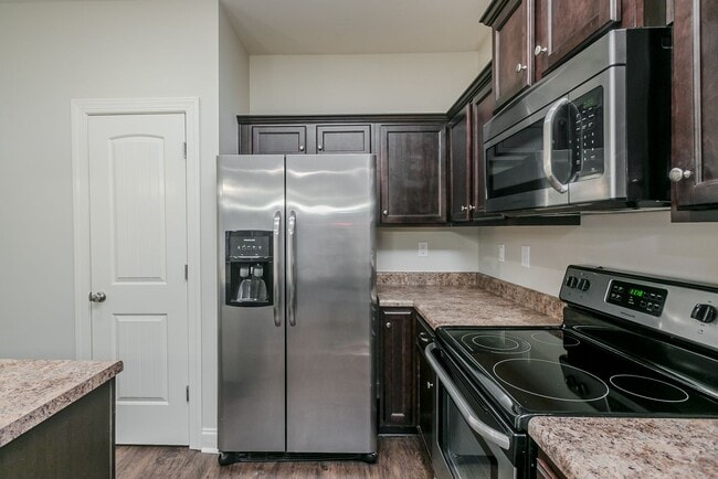 Building Photo - 950 Erika Ln