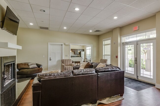 Building Photo - 2197 Nolensville Pk