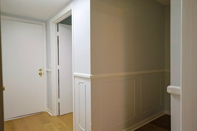 Building Photo - nice renovated 4 Bed 3 Bath