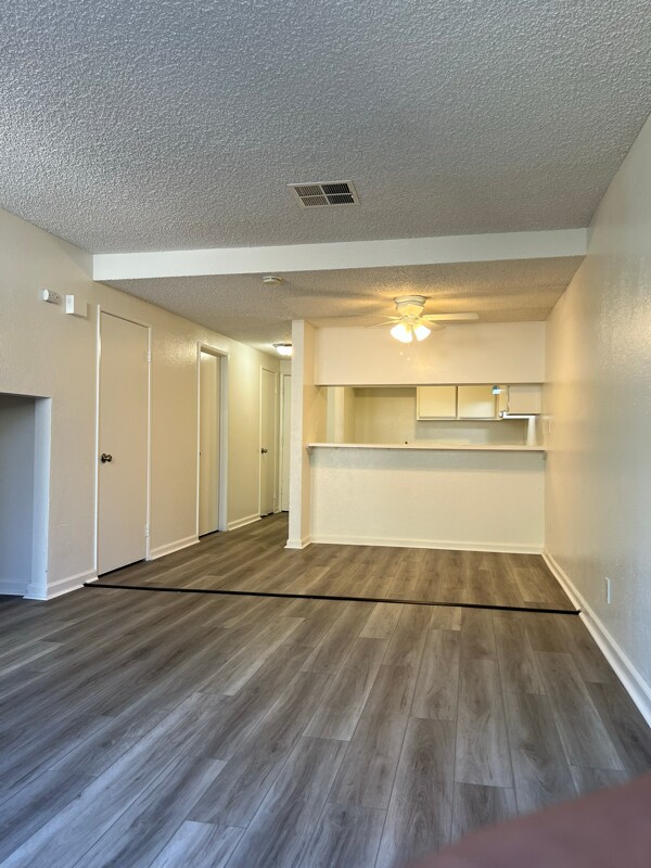 Building Photo - 43711 Challenger Way