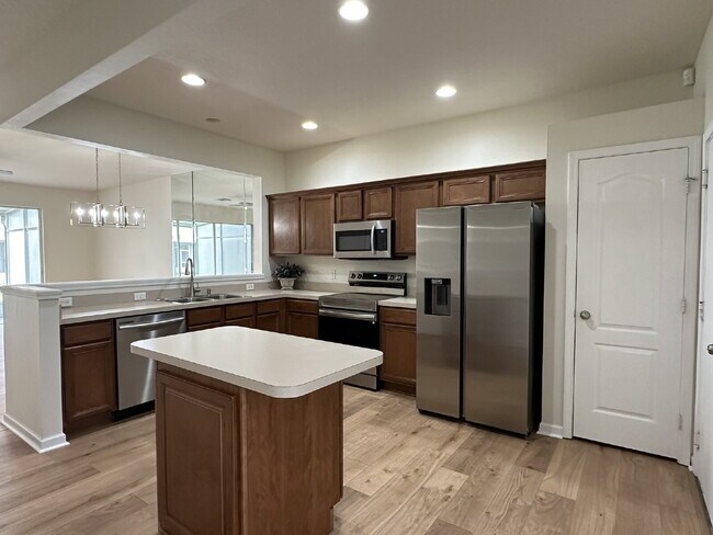 Building Photo - "Spacious 3-Bed Townhouse with 2.5 Baths in Beautiful Bradenton!"