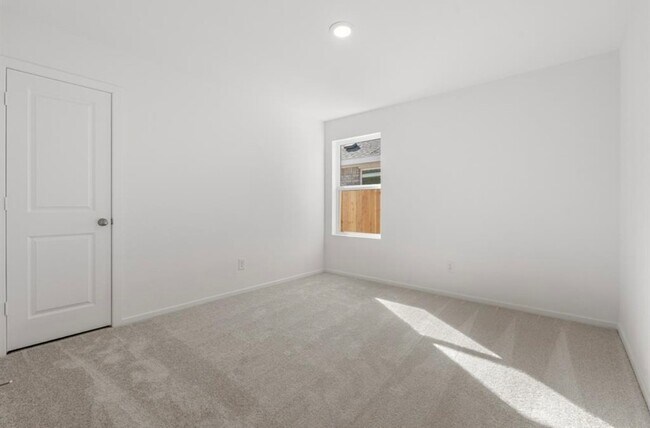 Building Photo - 2706 Pebble Whisper Dr