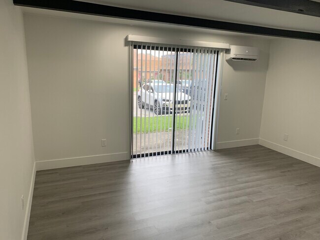Building Photo - 2637 Healy Dr