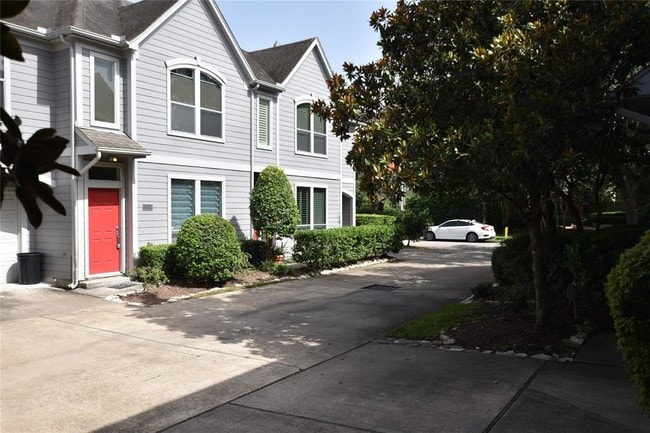 Building Photo - 1534 Sutton St