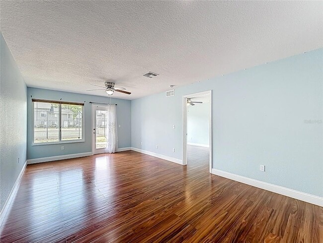 Building Photo - 2260 Grenwich Ave