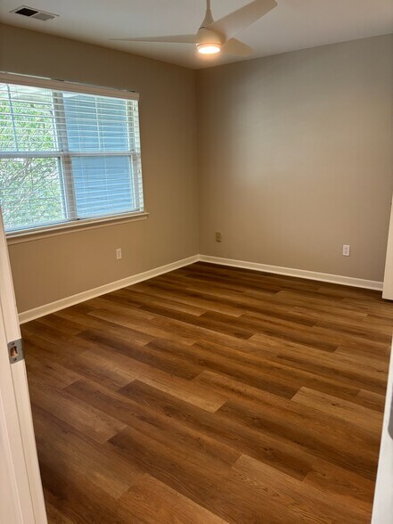 Building Photo - 623 Olmsted Park Pl