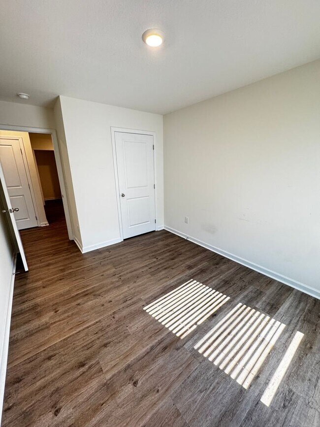 Building Photo - 1075 Hammett Rd