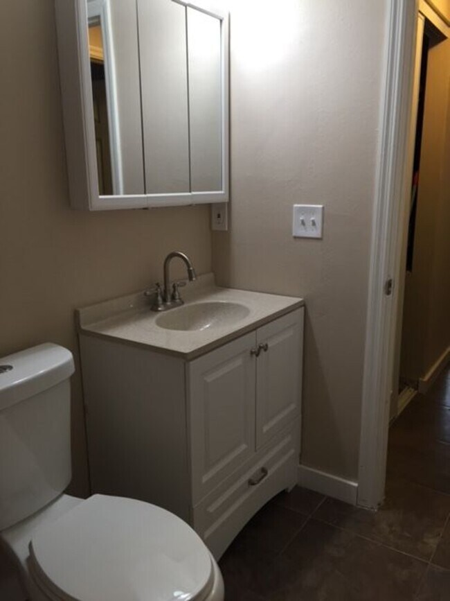 Building Photo - Maltz