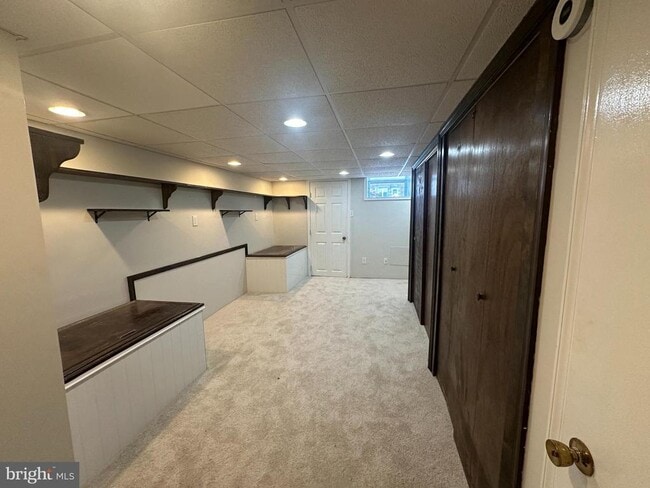 Building Photo - 2204 Lynn Blvd