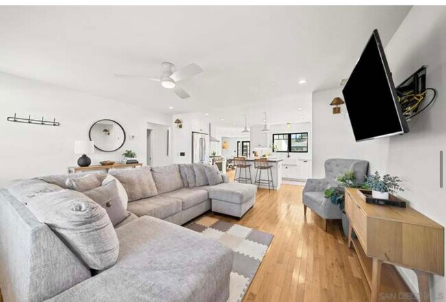 Building Photo - 229 Carnation Ave