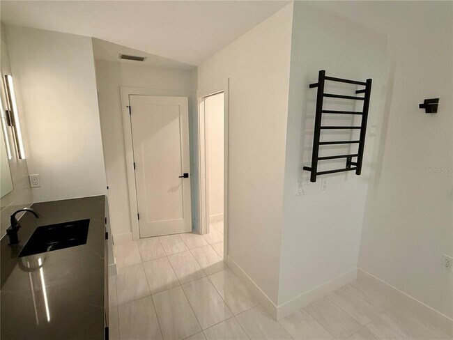 Building Photo - 1359 Harbor Dr