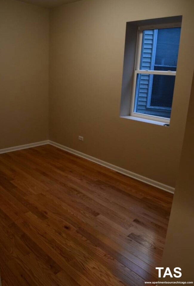 Building Photo - 3211 W Armitage Ave