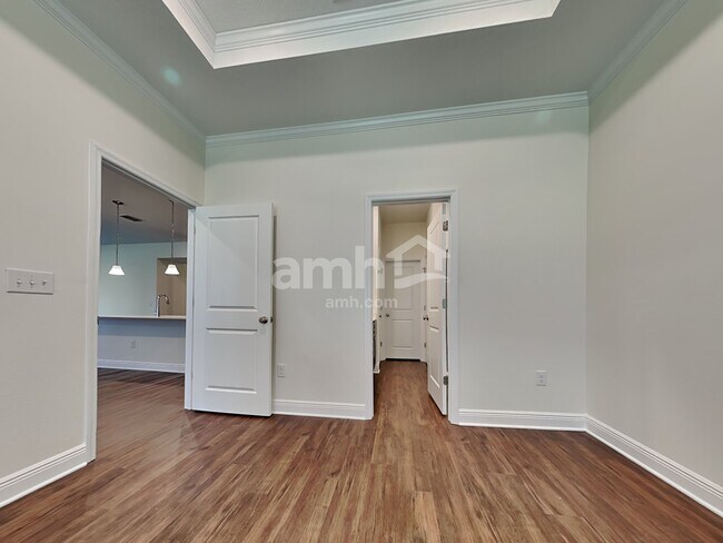 Building Photo - 6385 Emerald Hills Way