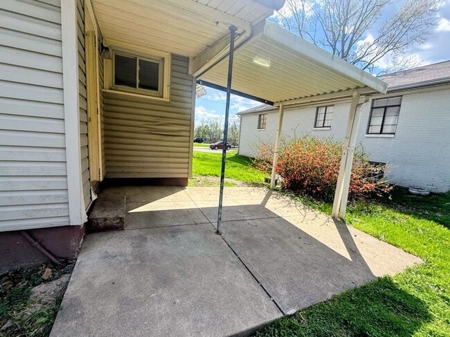 Building Photo - Spacious 4-Bedroom Home in North Canton – Prime Location