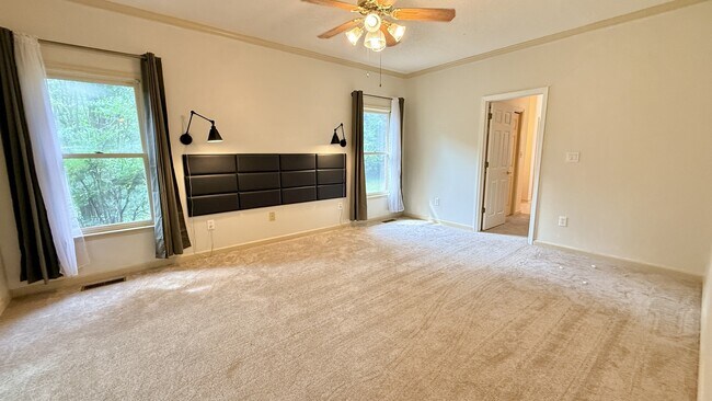 Building Photo - 113 Nobleton Ln NW
