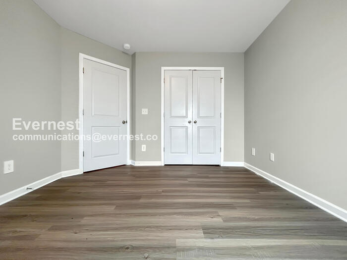 Building Photo - 1542 Persimmon Trce
