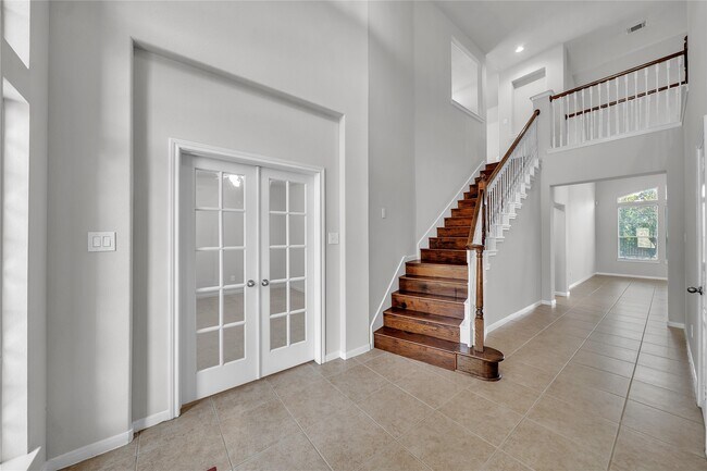 Building Photo - 17426 Memorial Blossom Dr