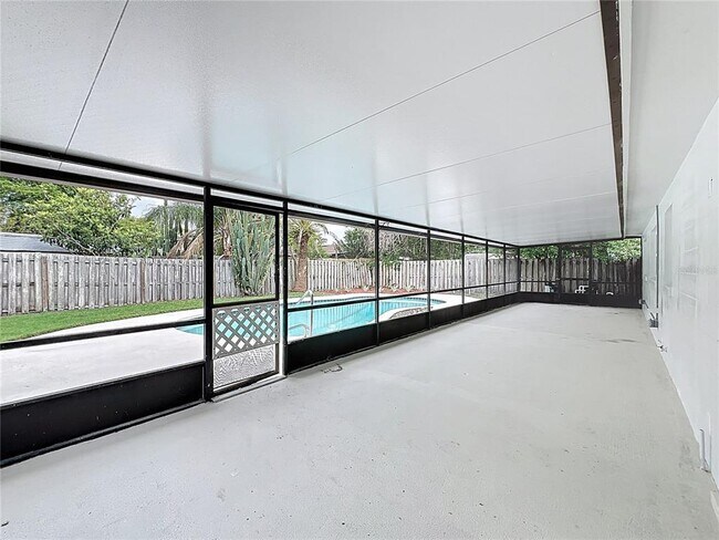 Building Photo - 8676 Hillside Dr