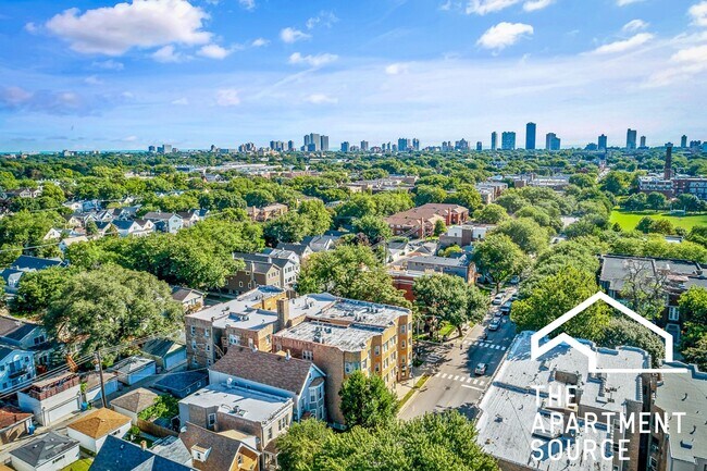 Building Photo - 5208 N Leavitt St