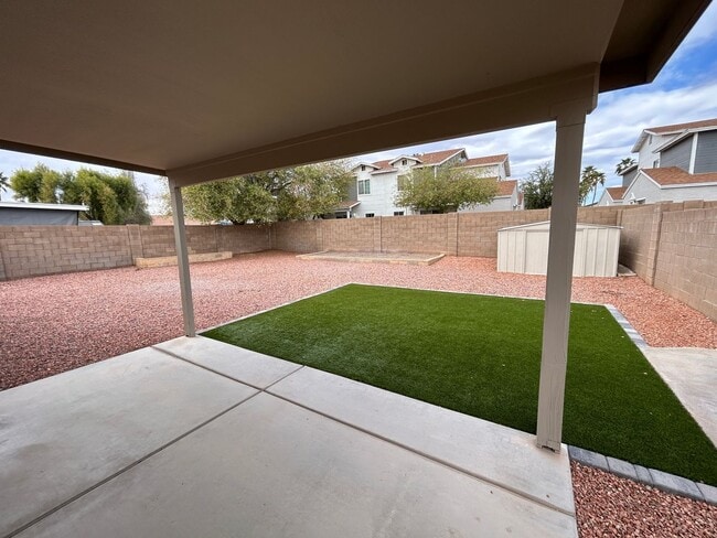 Building Photo - 14658 W Marcus Dr