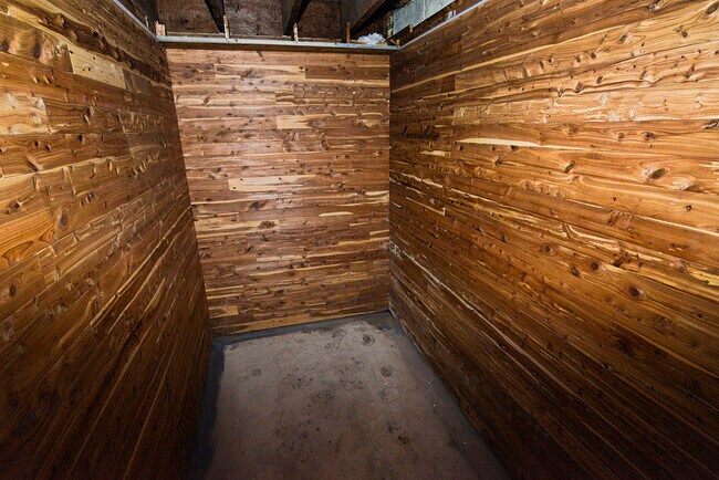 Building Photo - 2635 Netherton Dr