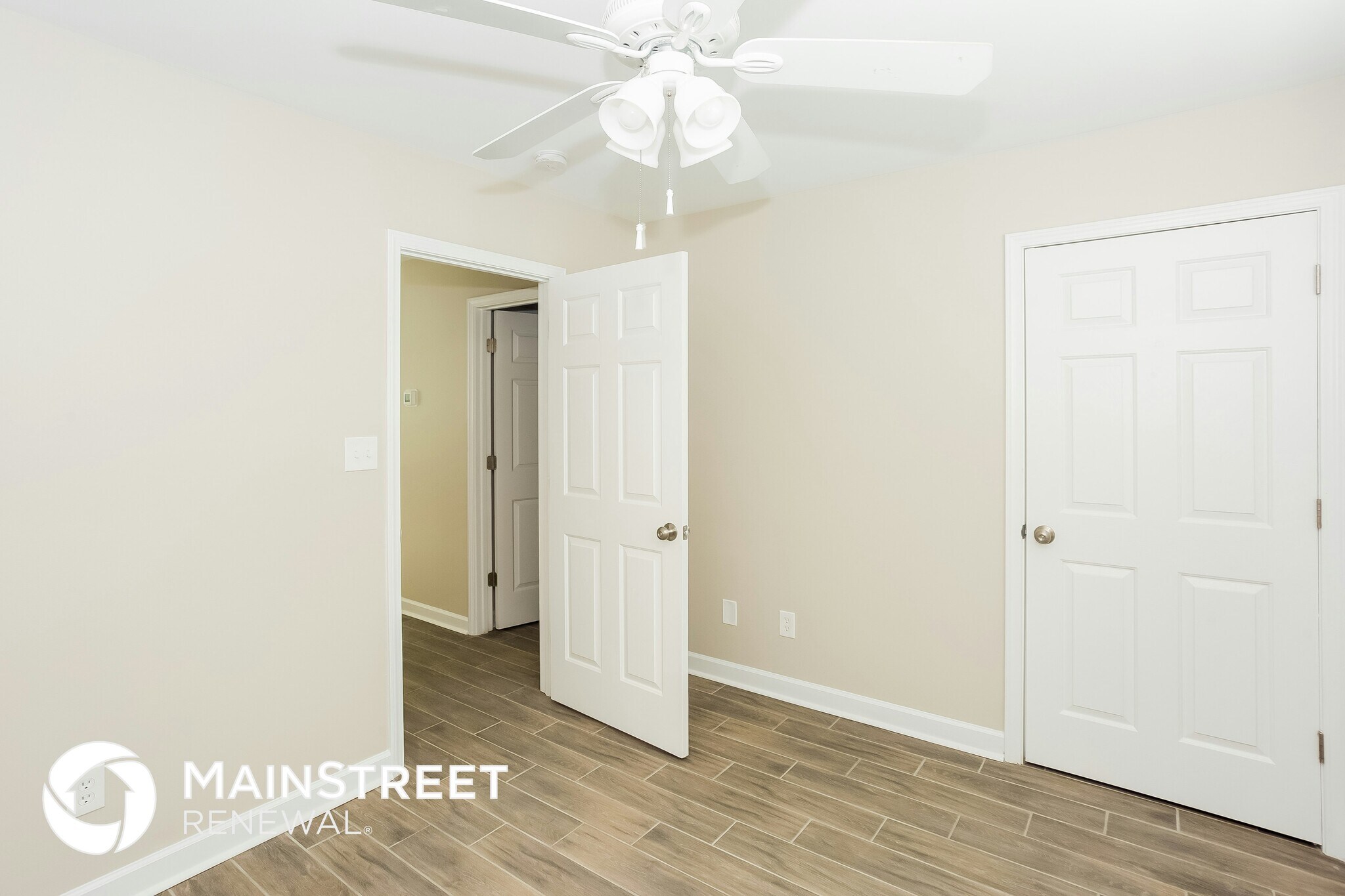 Building Photo - 1102 Skyland St