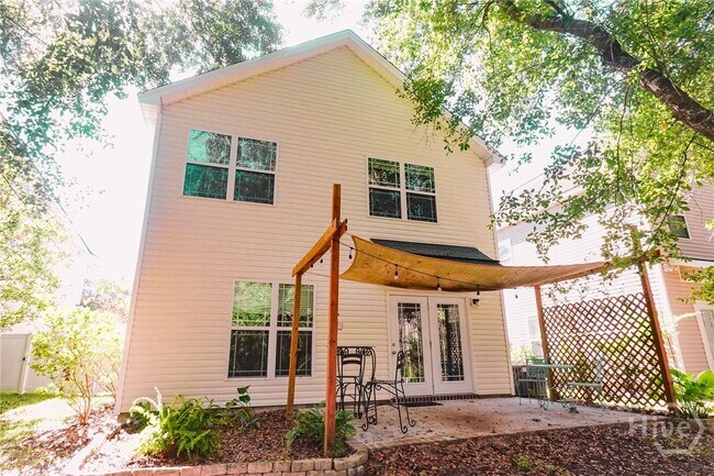 Building Photo - 260 Summer Hill Way