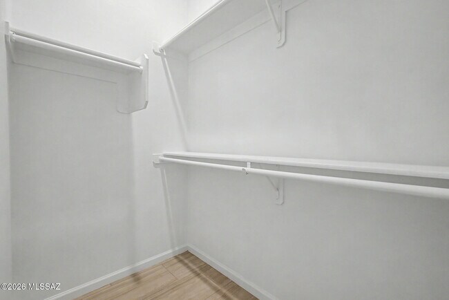 Building Photo - 208 S Montgomery Pl