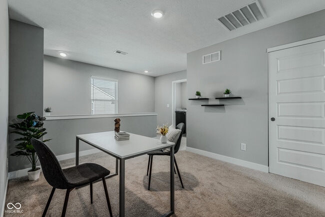 Building Photo - 144 Bluestem Ln