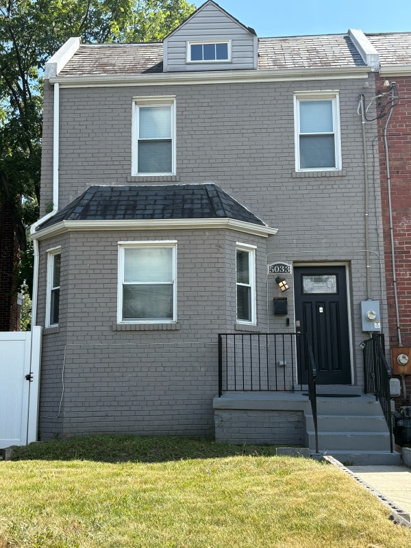 Building Photo - 5033 East Capitol St SE