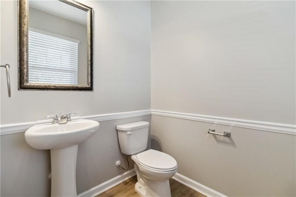 Building Photo - 100 Heritage Club Cir