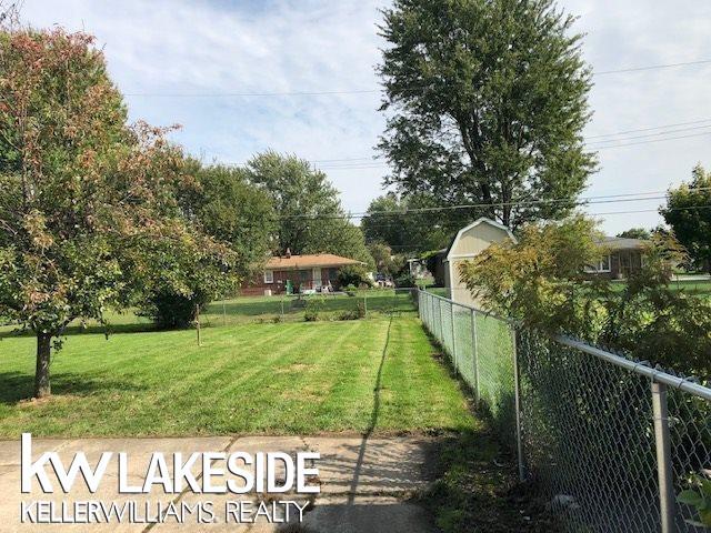 Building Photo - 37260 Rosebush St
