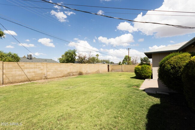 Building Photo - 6708 E Granada Rd