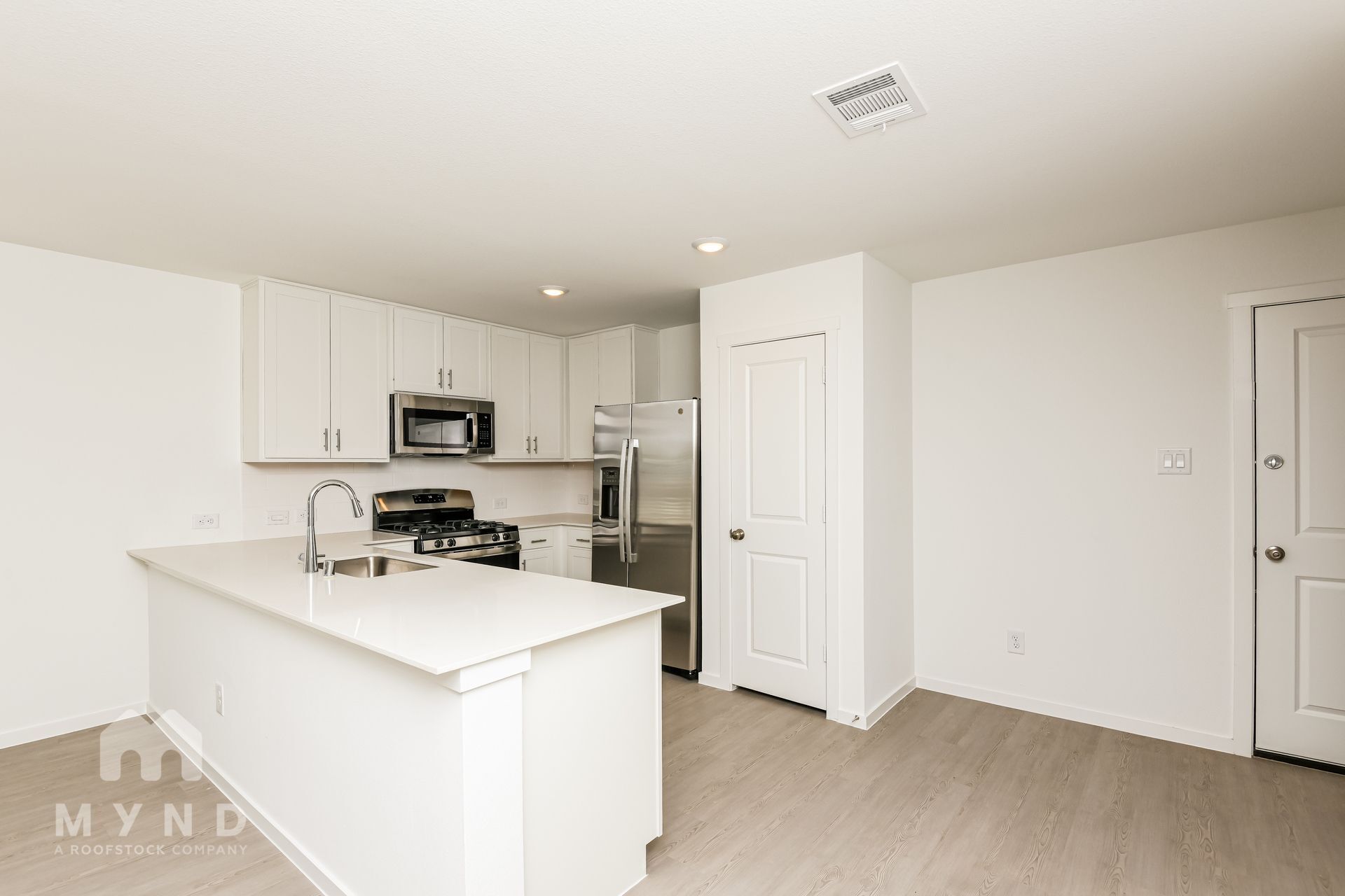 Building Photo - 2713 Ctr Crk Ln