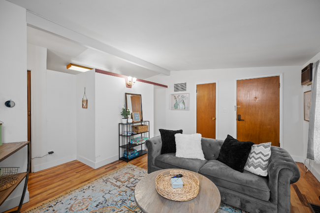 Building Photo - 943 N 7th St