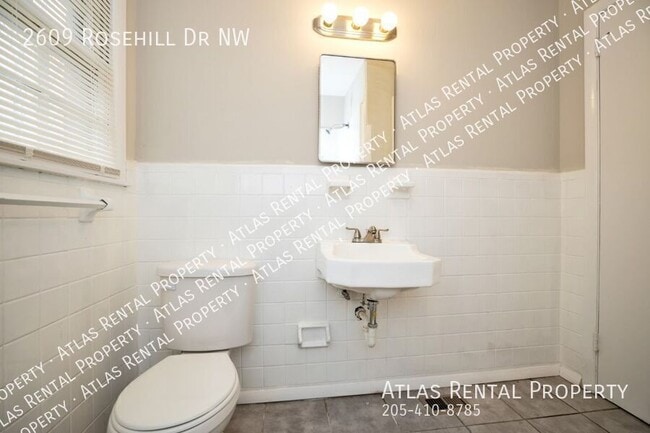 Building Photo - 2609 Rosehill Dr NW
