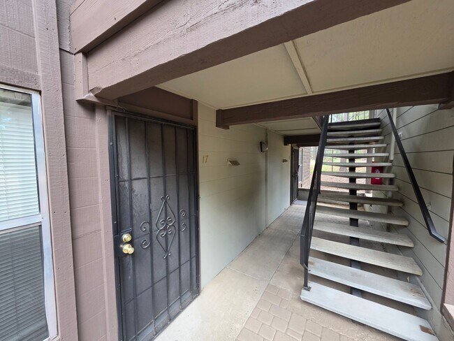 Building Photo - 1200 S Riordan Ranch St