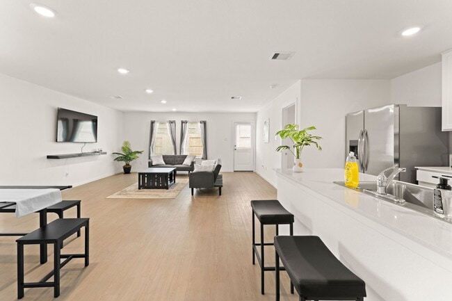 Building Photo - 29022 Rustic Windmill Wy