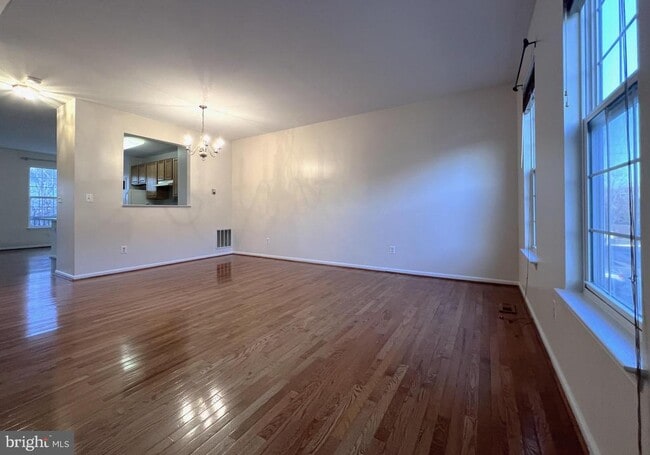 Building Photo - 45504 Trail Run Terrace