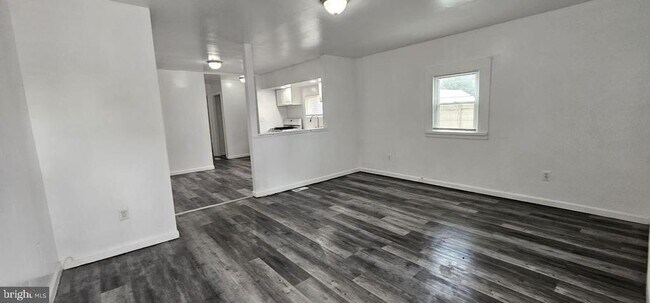 Building Photo - 109 N Burlington St