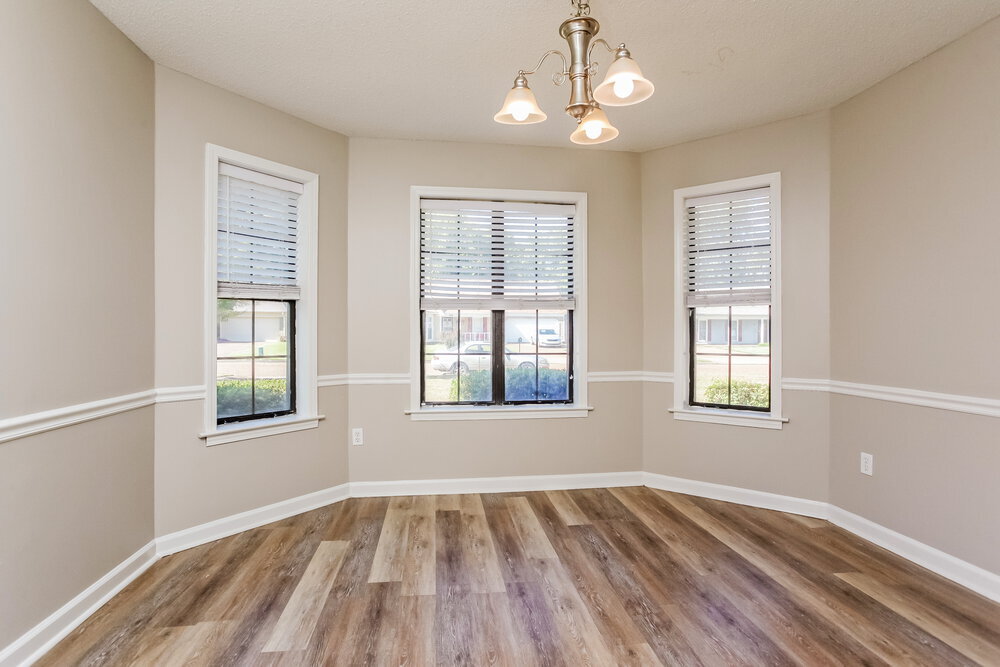 Building Photo - 5044 Brooksbank Cove S