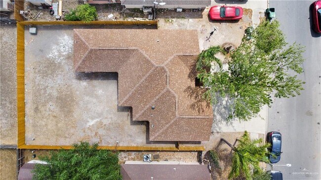 Building Photo - 28 N Champagne